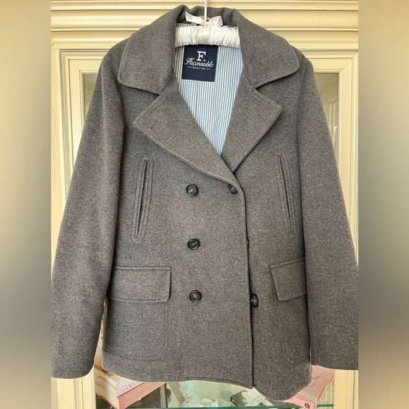 Faconnable Gray Coat Size 50/ (M/L) Wool